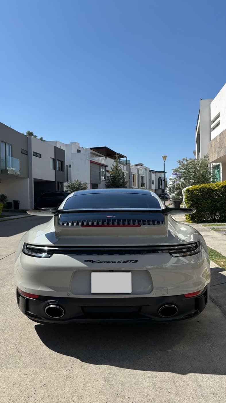 Porsche 911 Carrera 4 GTS 2024 - 11