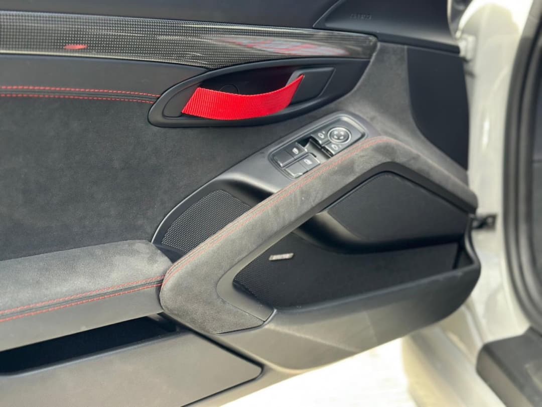 Porsche 718 Cayman GT4 2021 - 12