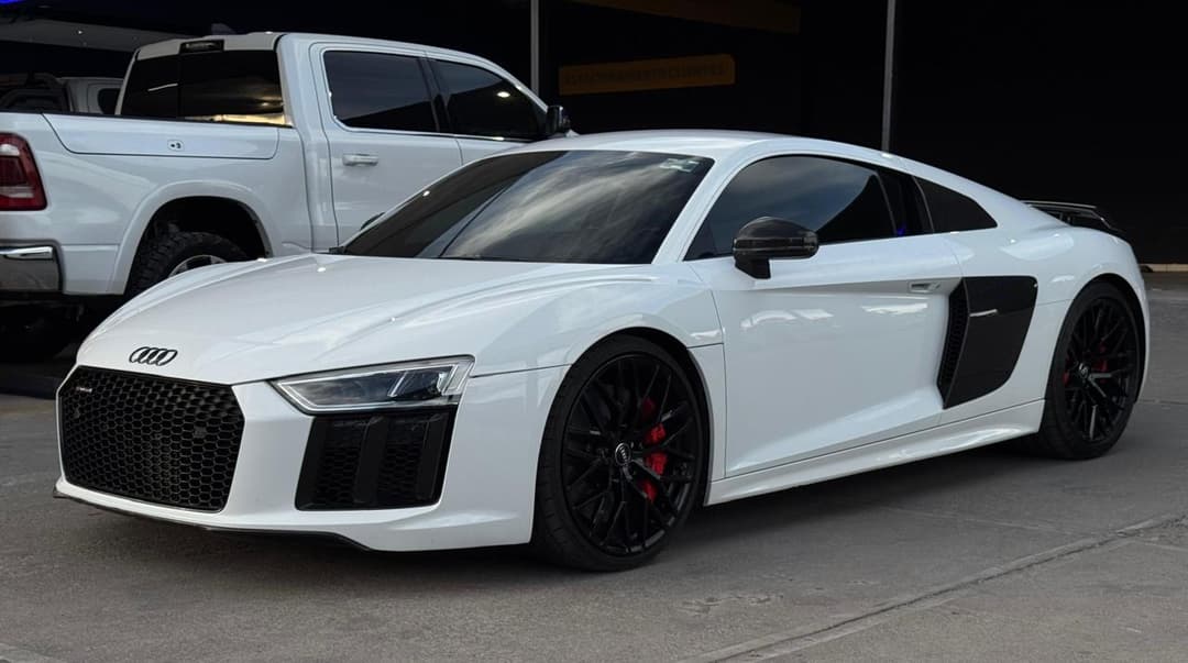Audi R8 V10 Plus 2017 - 18