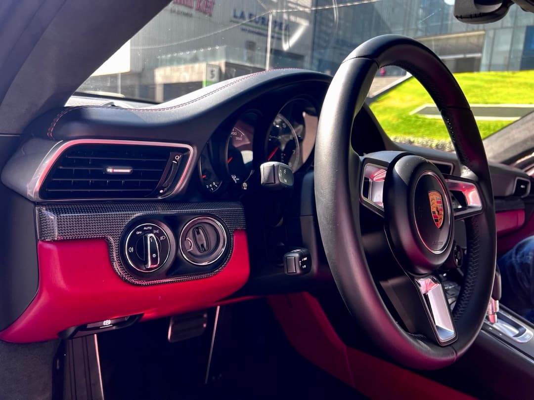 Porsche 911 Turbo S 2019 - 10