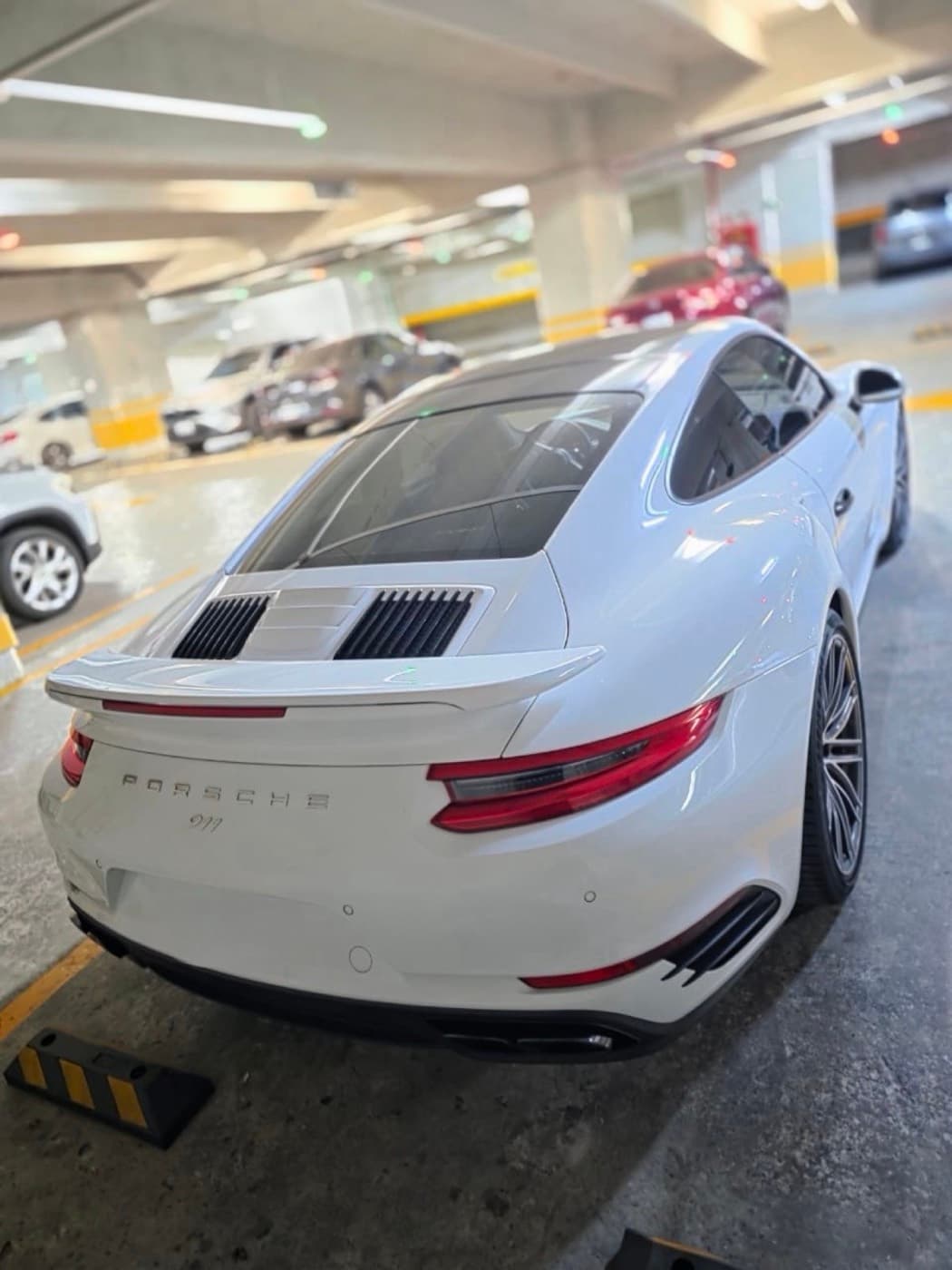 Porsche 911 Turbo S 2019 - 12