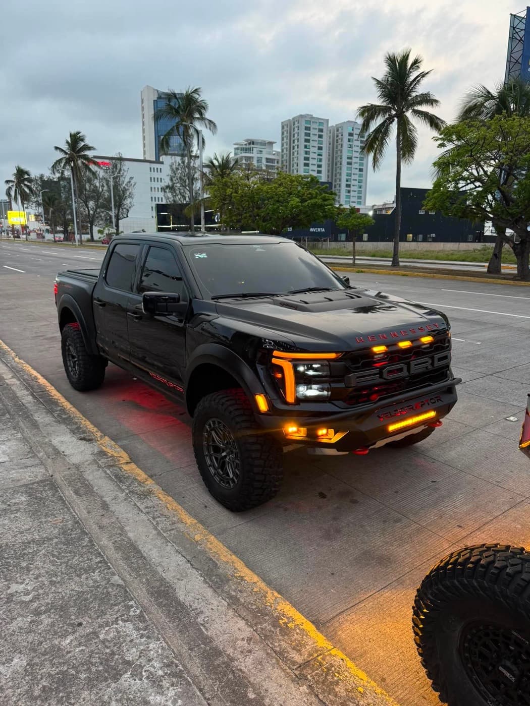 Ford F-150 Raptor Hennessey (1/3 en México) 2024