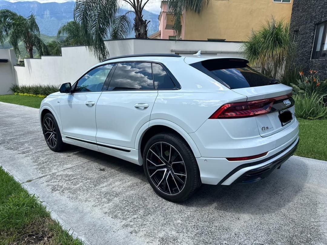 Audi Q8 S-Line 2022 - 3