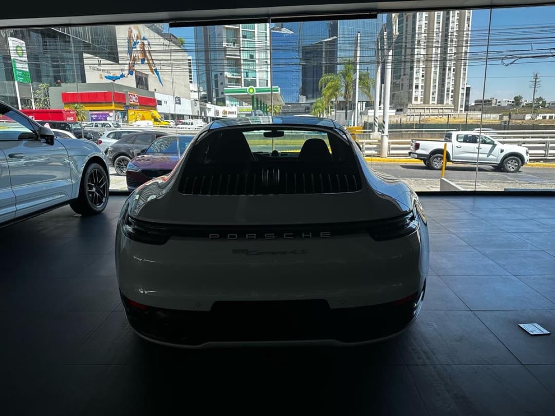 Porsche 911 Carrera 4S 2024 - 5
