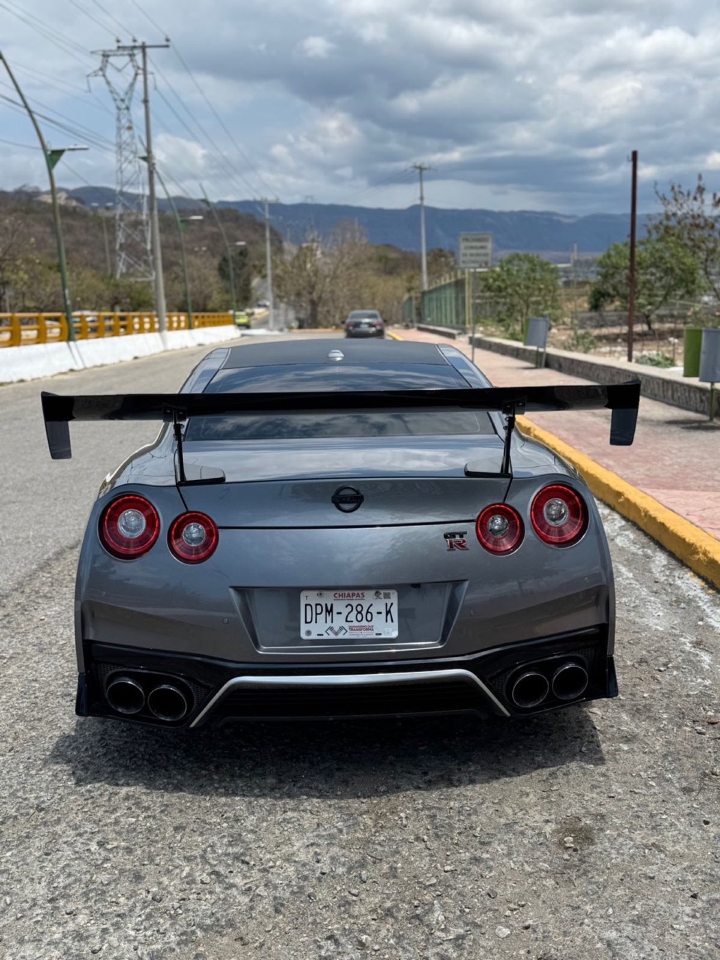 Nissan GT-R Premium 2017 - 12