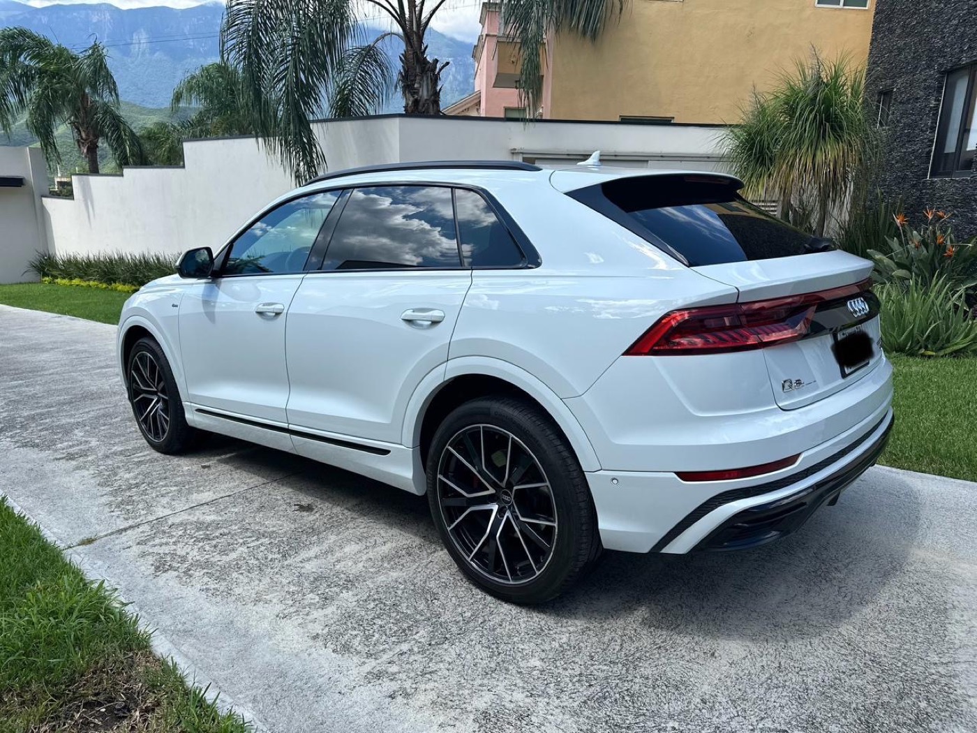 Audi Q8 S-Line 2022 - 3