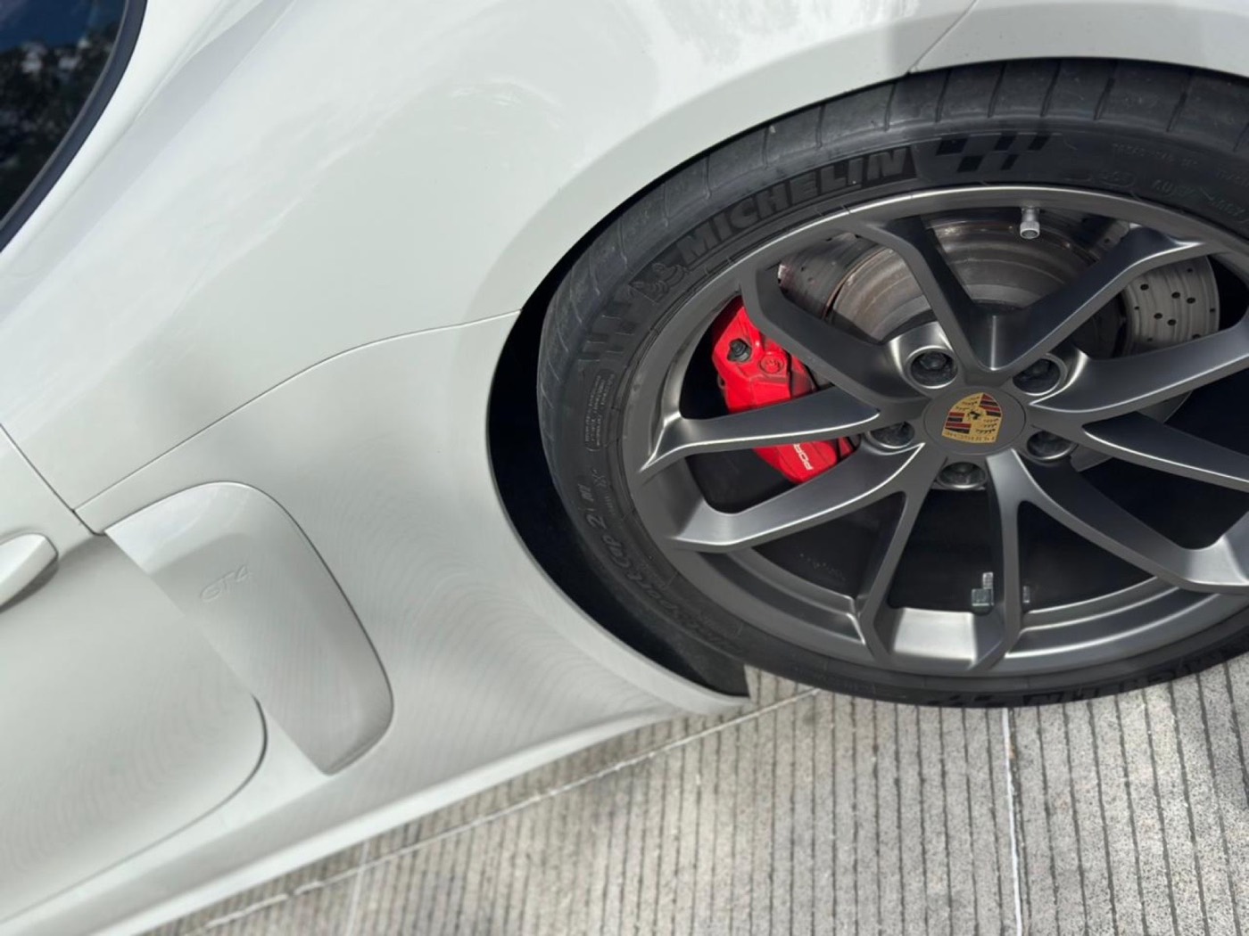 Porsche 718 Cayman GT4 2021 - 11