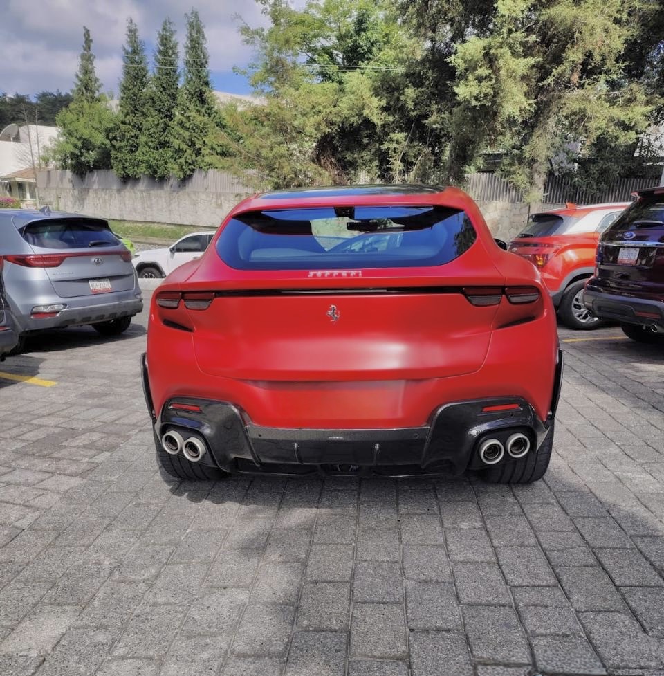 Ferrari Purosangue 2024 - 3