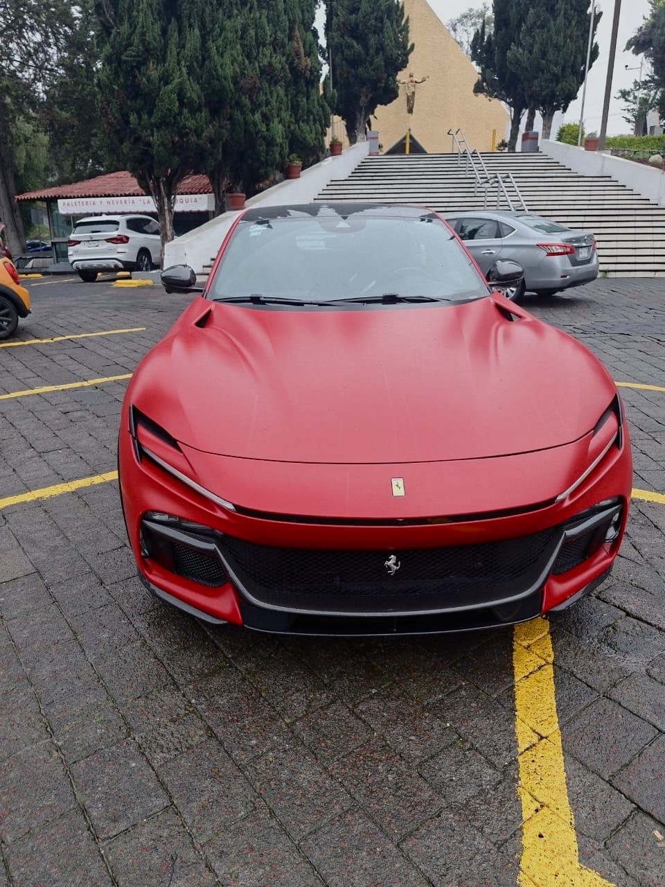 Ferrari Purosangue 2024 - 8