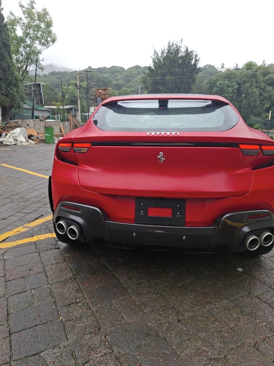 Ferrari Purosangue 2024 - 10